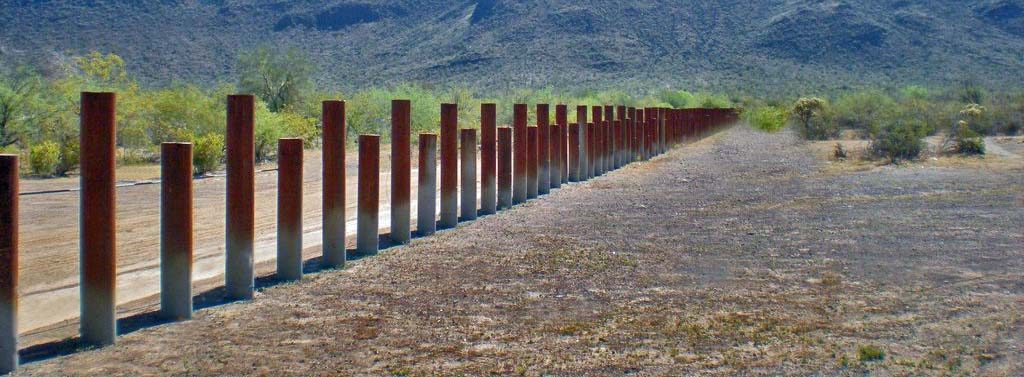 image of U.S. Border in Arizona on the Tohono O'odham Nation Reservation 